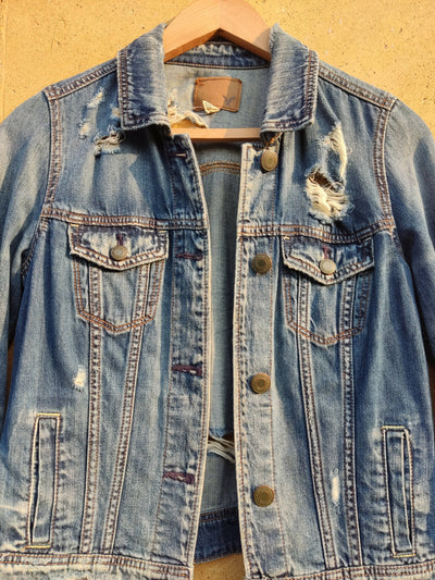 AMERICAN EAGLE DENIM JACKET SIZE XS