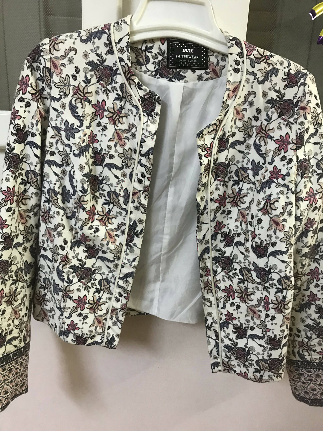 Floral Semi-Cropped Jacket Size 36