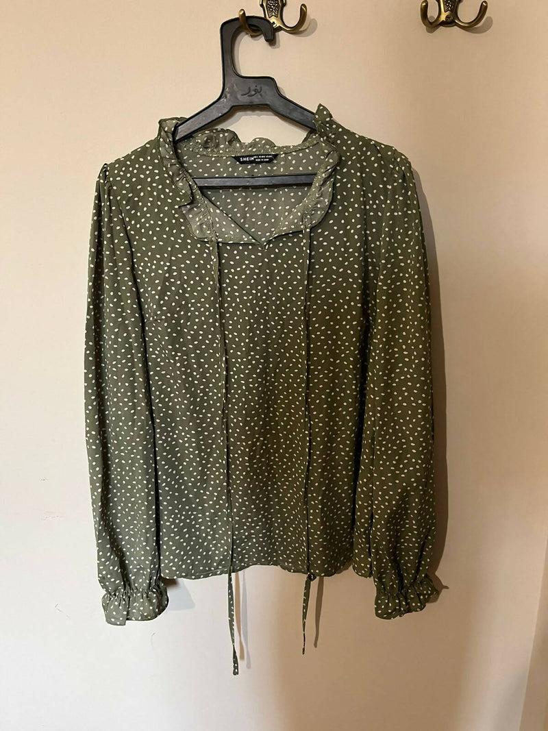 SHEIN Green Polka Dot Top Size: L