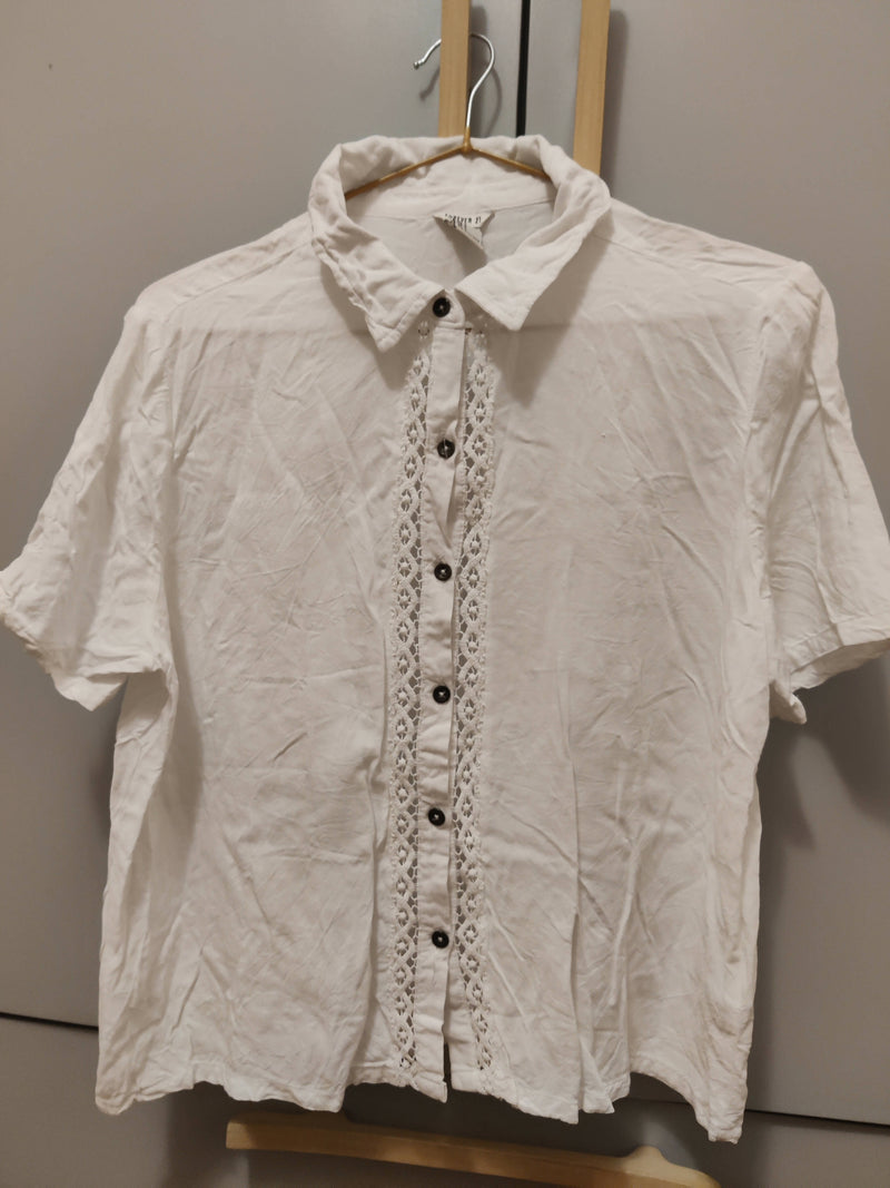 Forever21 Cream Buttoned Blouse Size: M/L