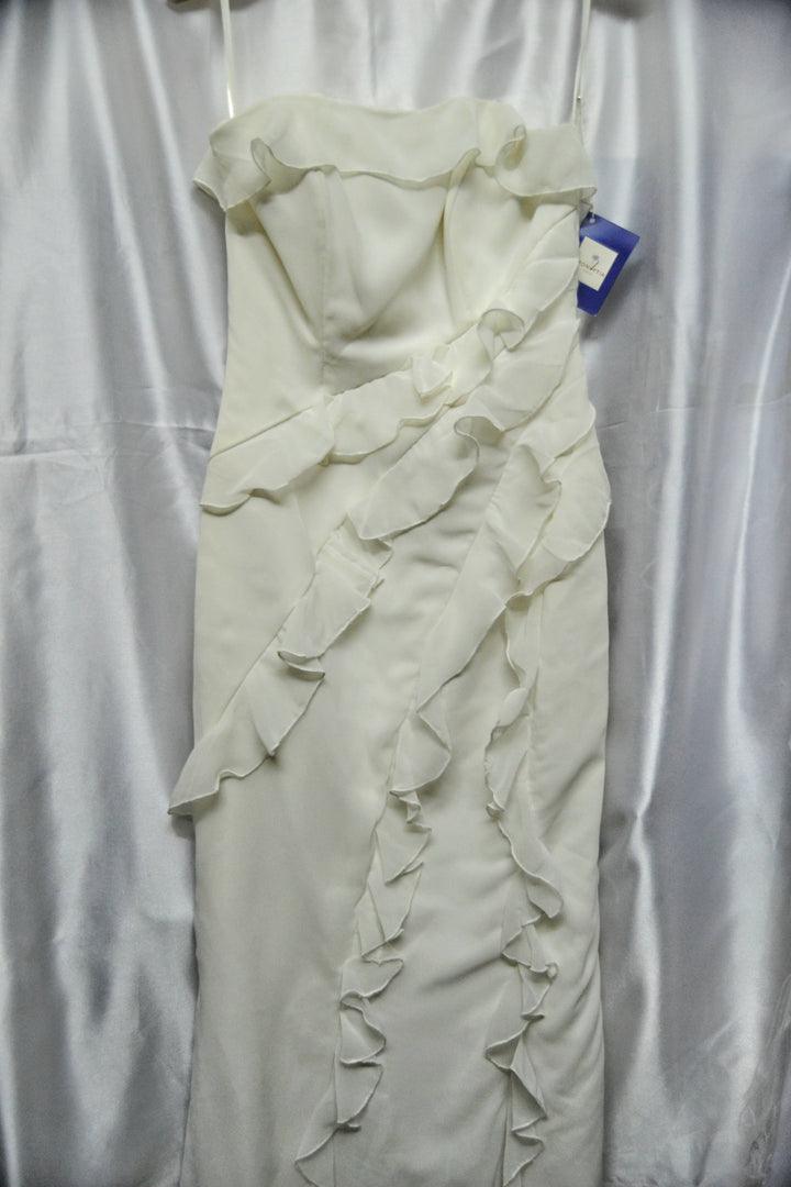 Pronuptia Simple Ruffled Bridal Dress Size XS-S