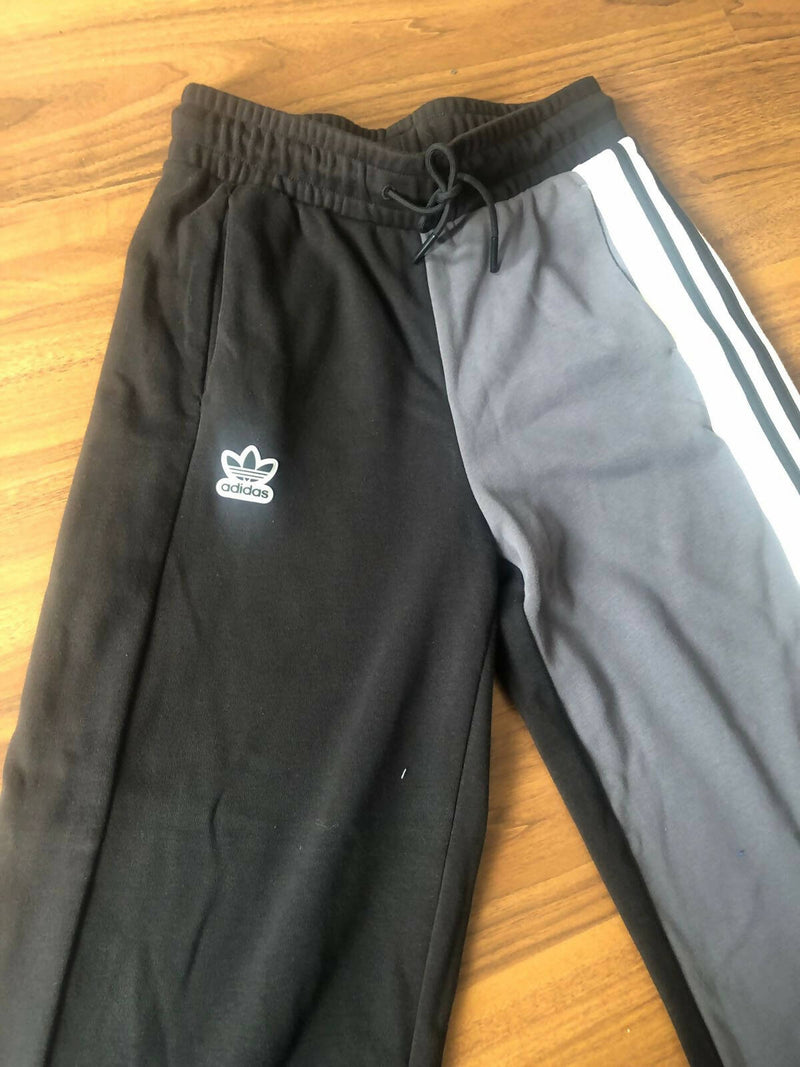 Adidas Originals Size: M