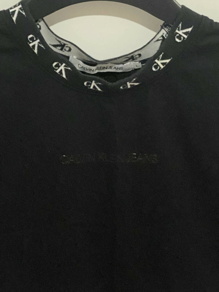 AS NEW Large Calvin Klein Jeans Crop Top