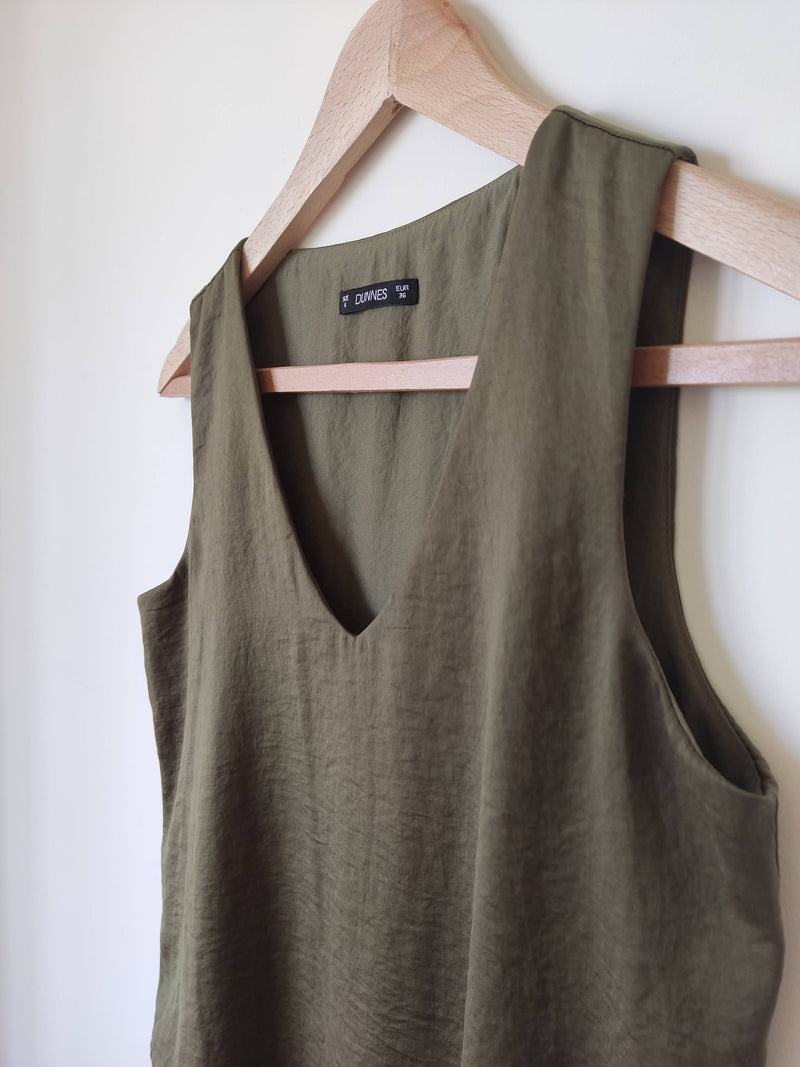 Dunes Olive Top Size 8