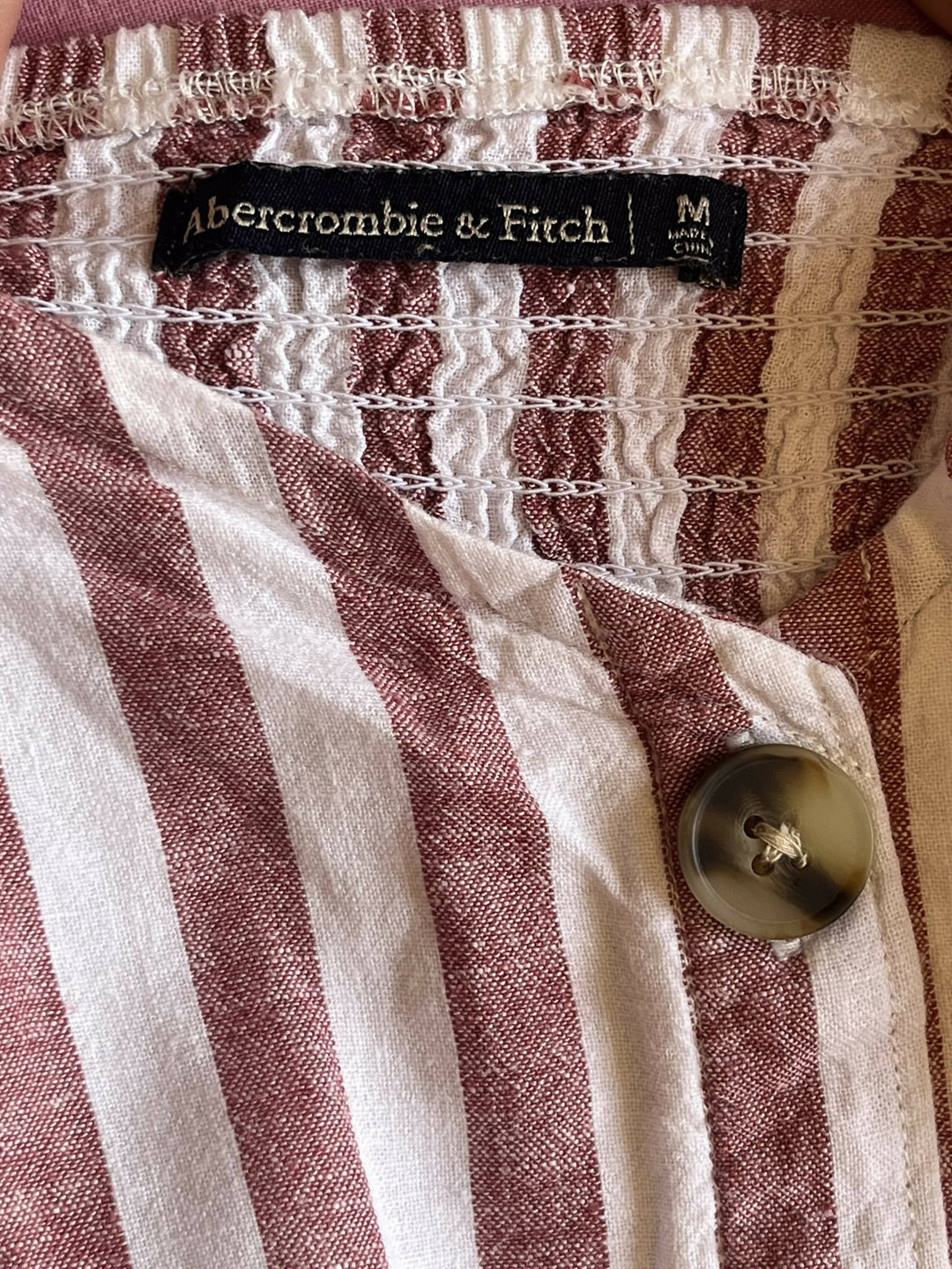 Abercrombie & Fitch blouse Size: M/L