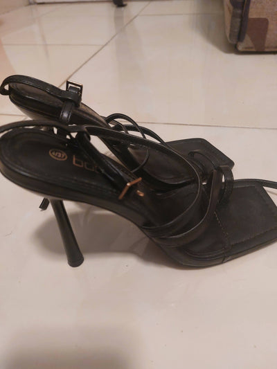 Boohoo UK Sandals Size: 37