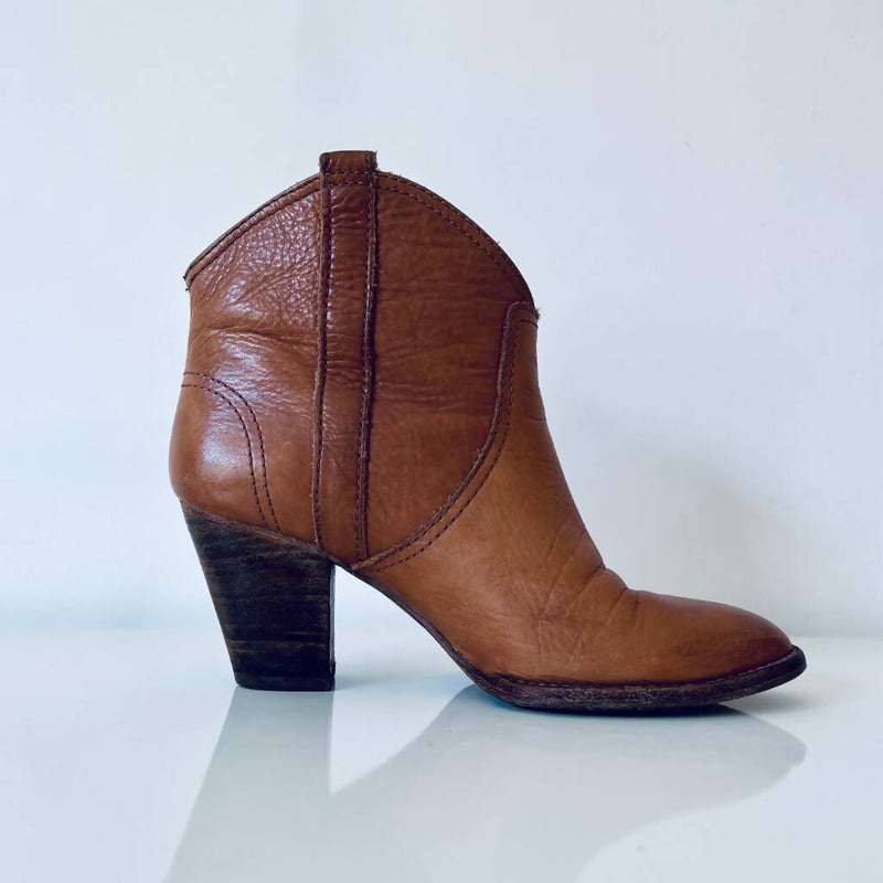 Massimo Dutti Short-Heeled Leather Boot - 37 EUR