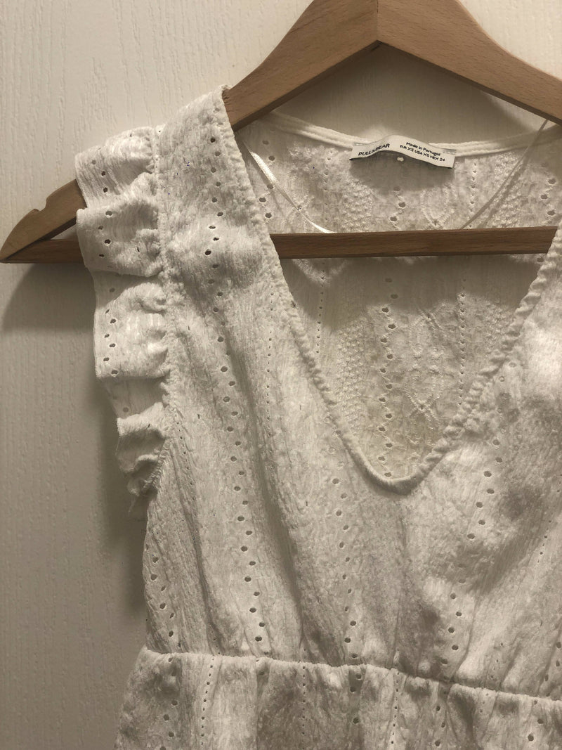 Pull & Bear XS White Cute V Top