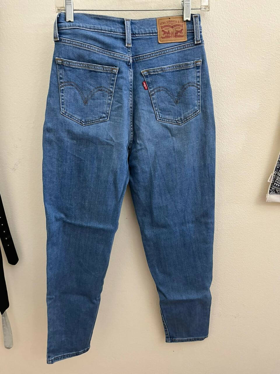 Levi's Boyfriend Jeans Size 28