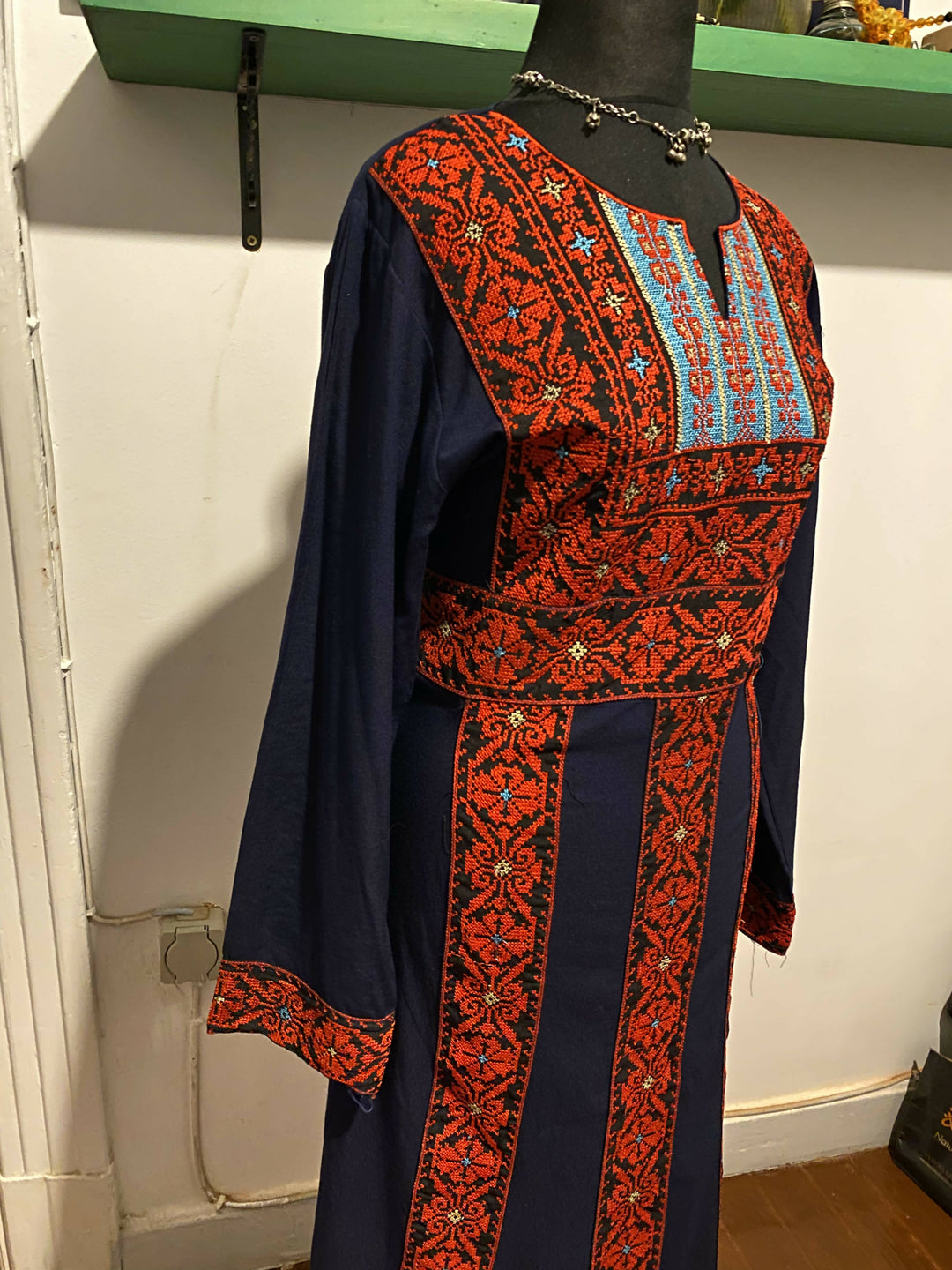 Palestinian dress