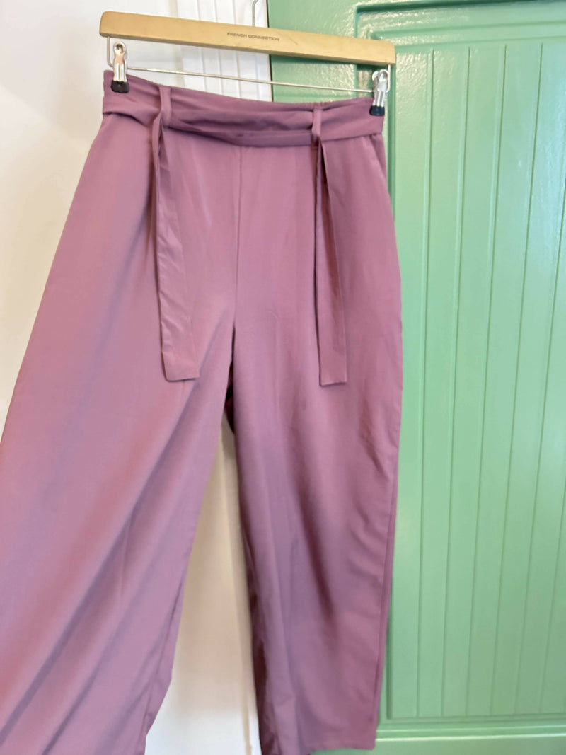 Loose Pants with Belt Size M