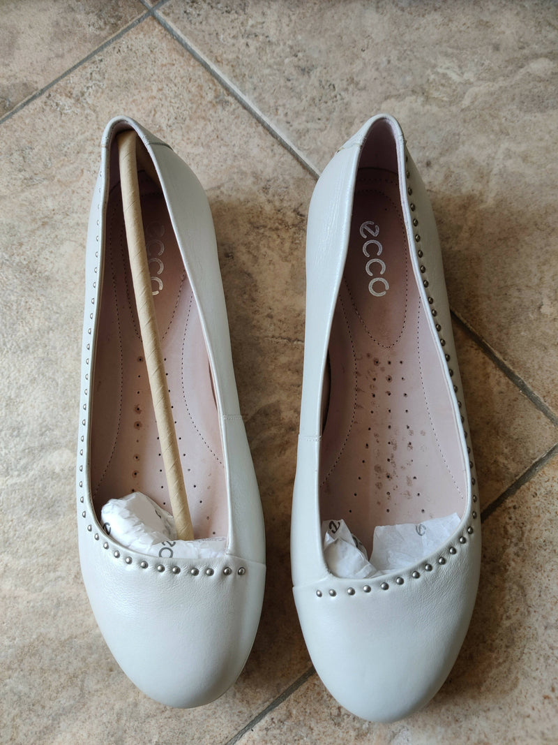 NEW ecco Cream Leather Women&