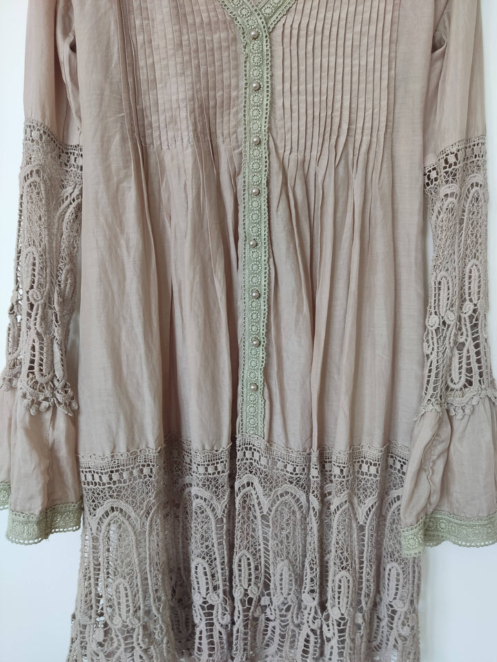 S-M Nude Vintage Dress with Long Sleeves