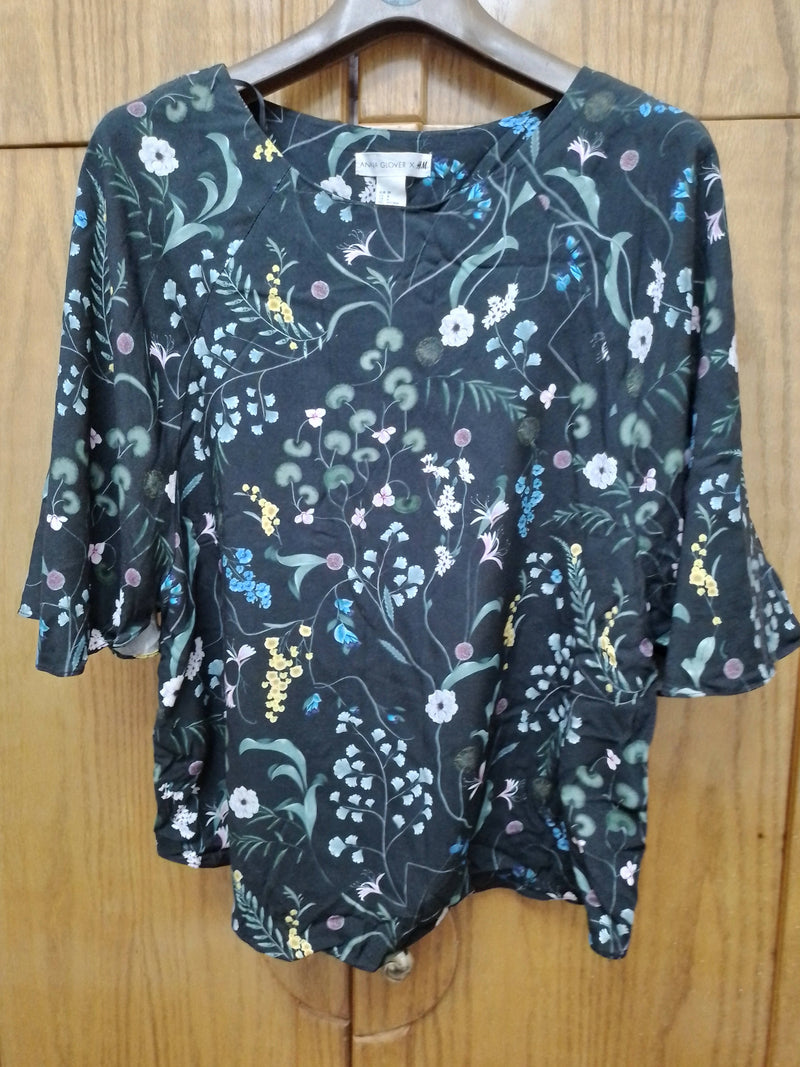 NEW H&M floral blouse size 34