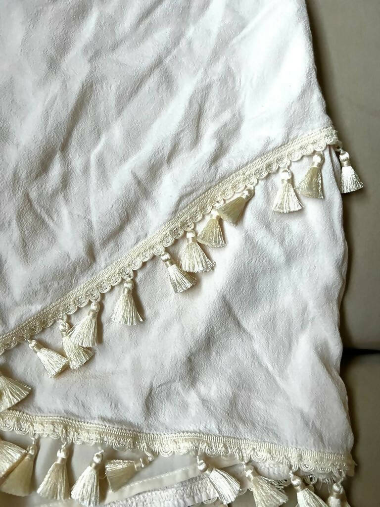 H&M off-white tassel skirt Size: S