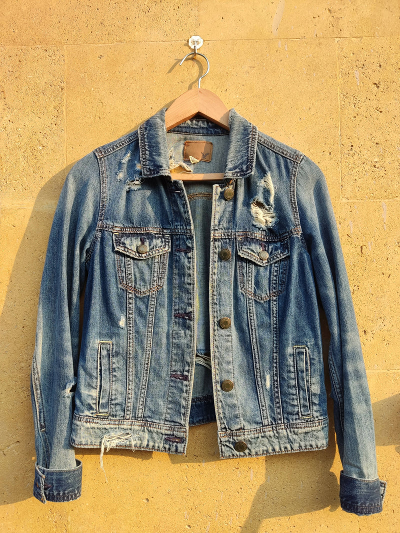 AMERICAN EAGLE DENIM JACKET SIZE XS