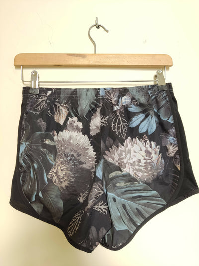 NIKE Black Floral Shorts 156-166CM (Women & Kids)