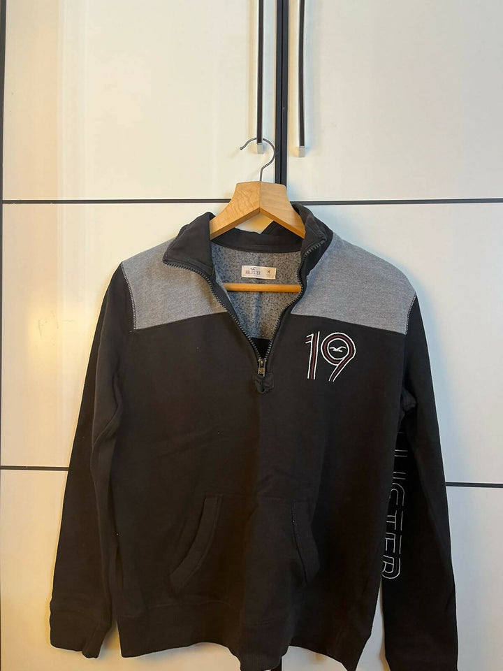 Hollister Grey & Black Hoodie Size M