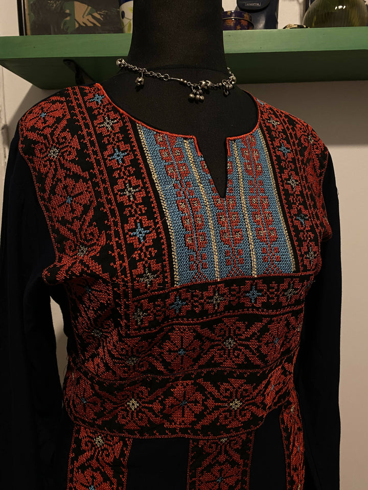 Palestinian dress