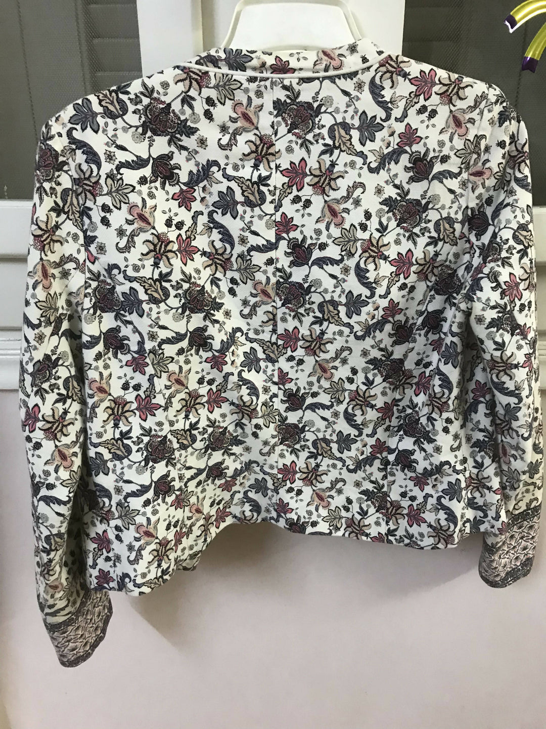 Floral Semi-Cropped Jacket Size 36