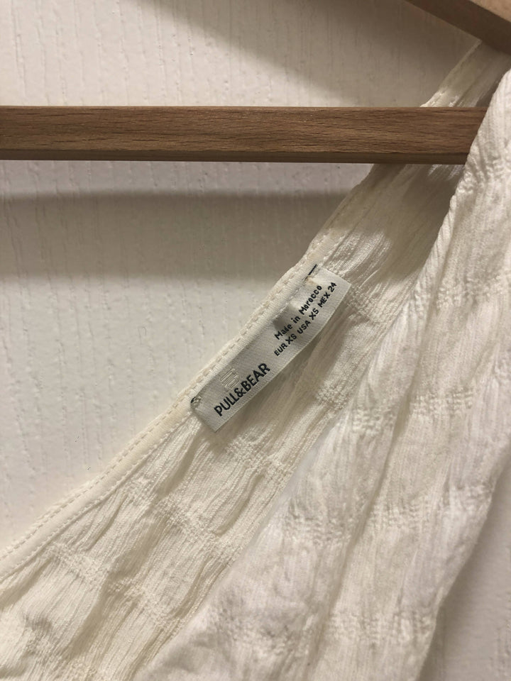 Pull & Bear Creamy White Sleeveless Blouse Size XS
