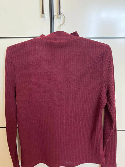 Burgundy Top Size M