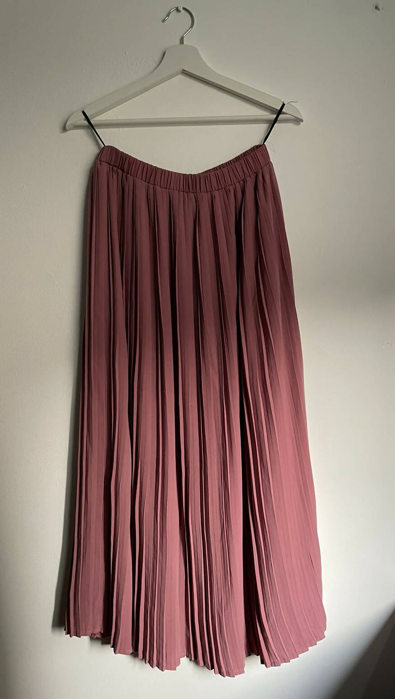 Jaggy Pink Pleated Skirt Size M *68cm waist & 87cm length