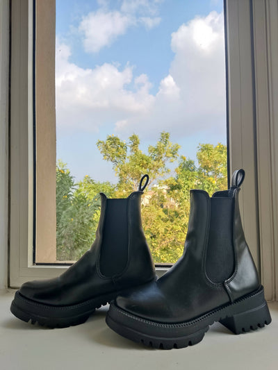 Black Boots Size 37 BRAND NEW