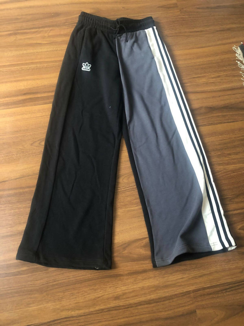 Adidas Originals Size: M