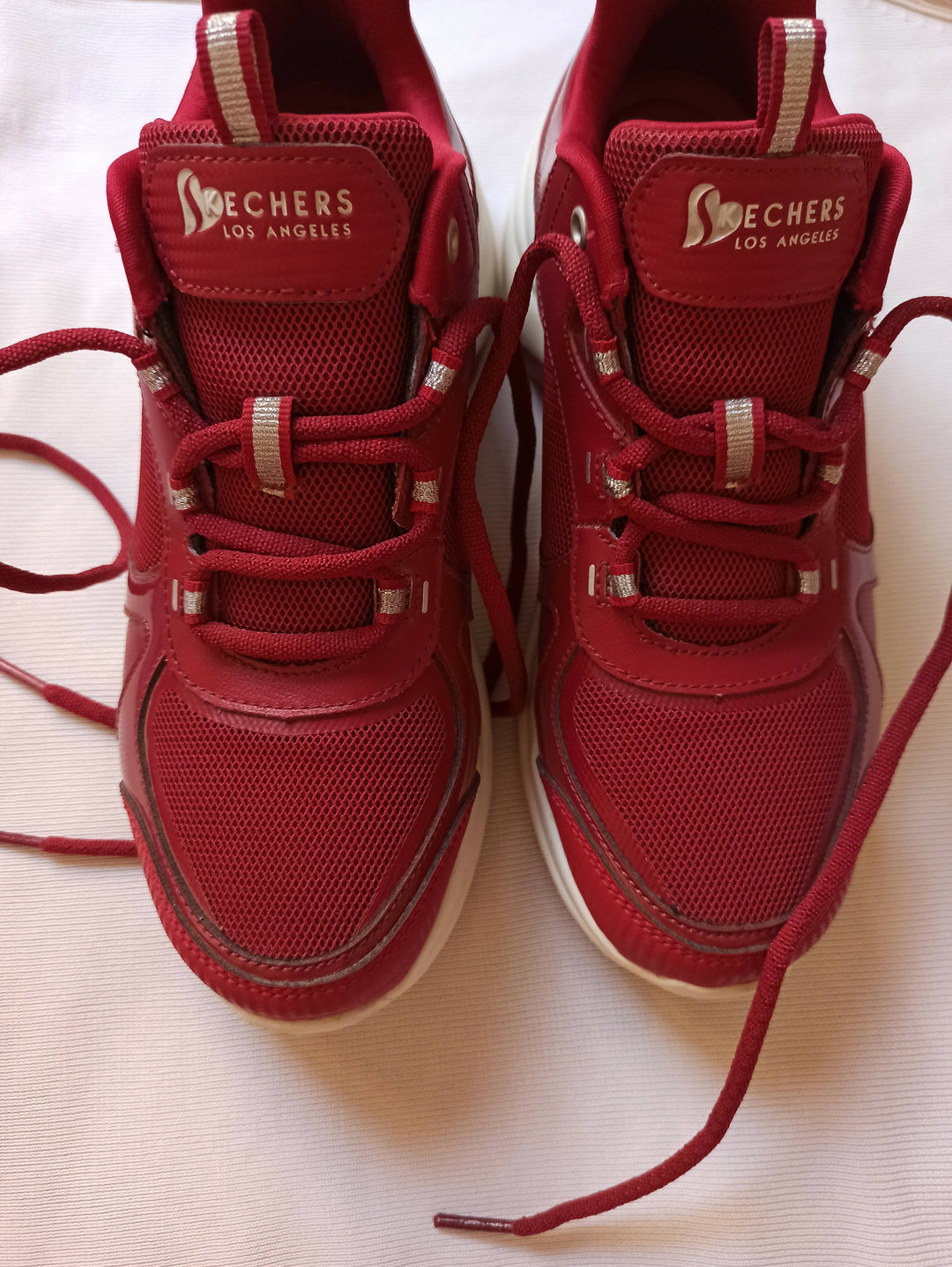 Red Skechers Air-Cooled Memory Foam Size:38.5