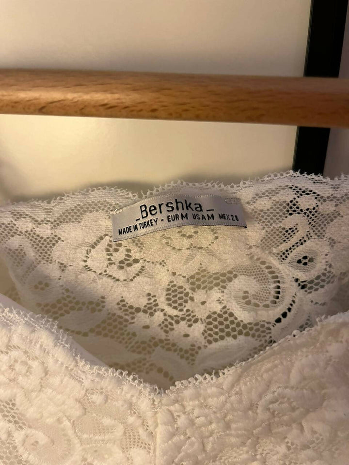 Bershka Sexy White Crop Top Size M
