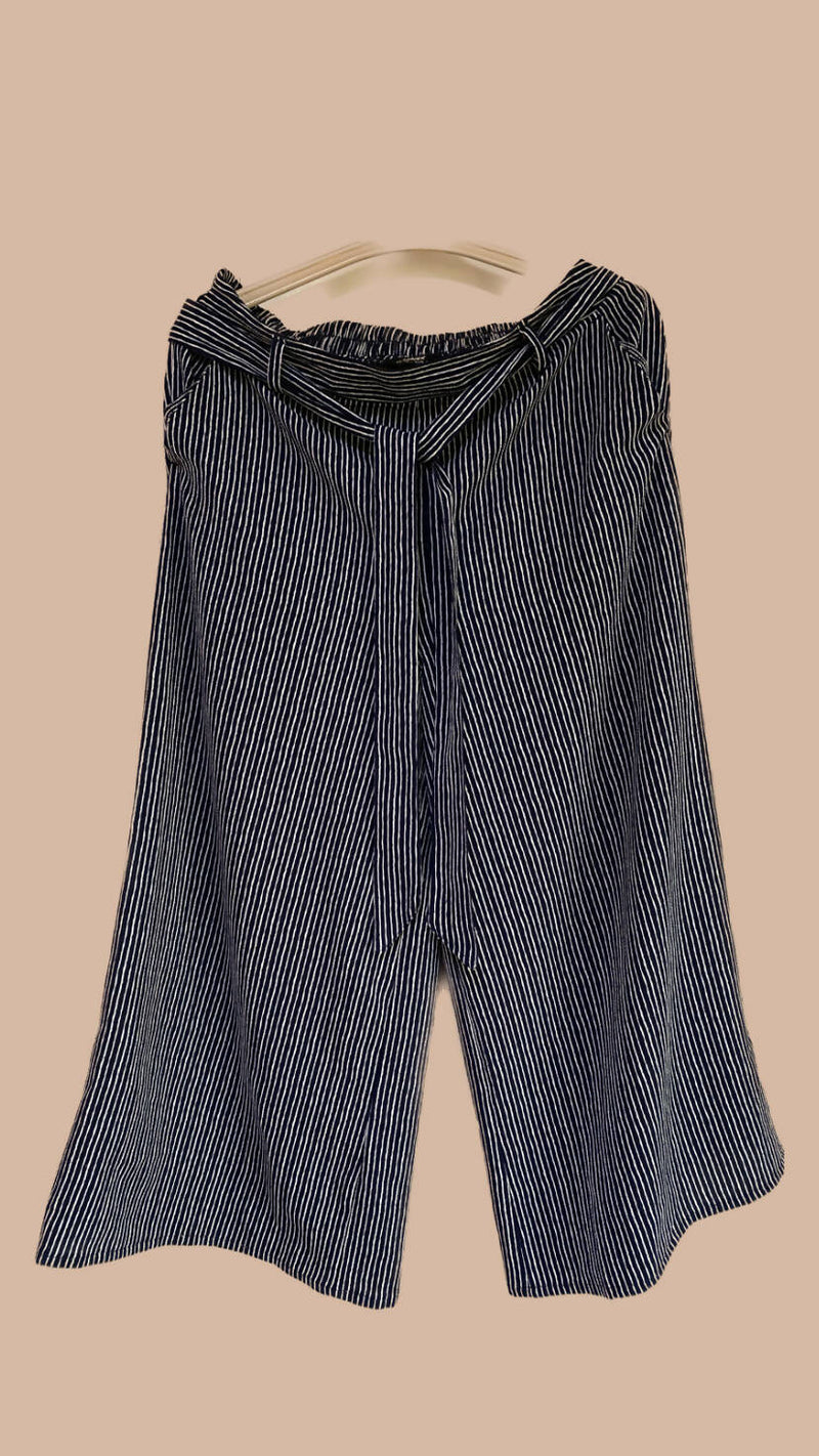 Wide Leg Striped Pants Size: M