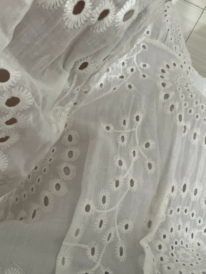 Summer White Dress Size: M