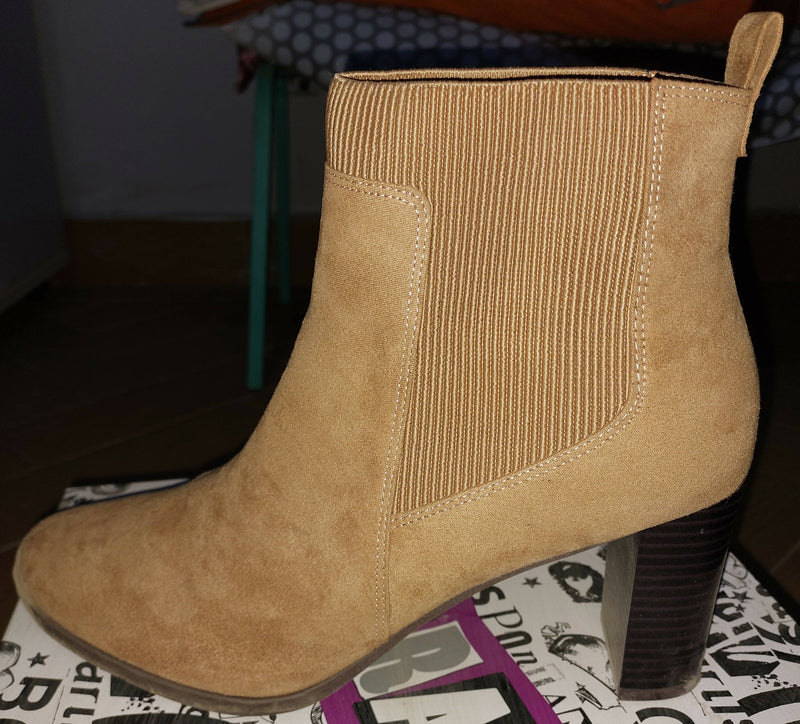Camel Half boots Size: 41