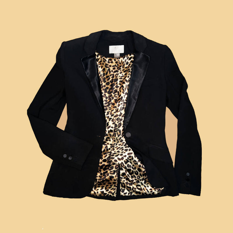 Black blazer with silky leopard lining from the inside XS/S