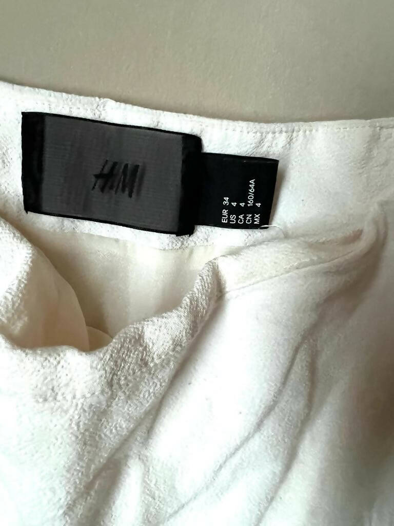 H&M off-white tassel skirt Size: S