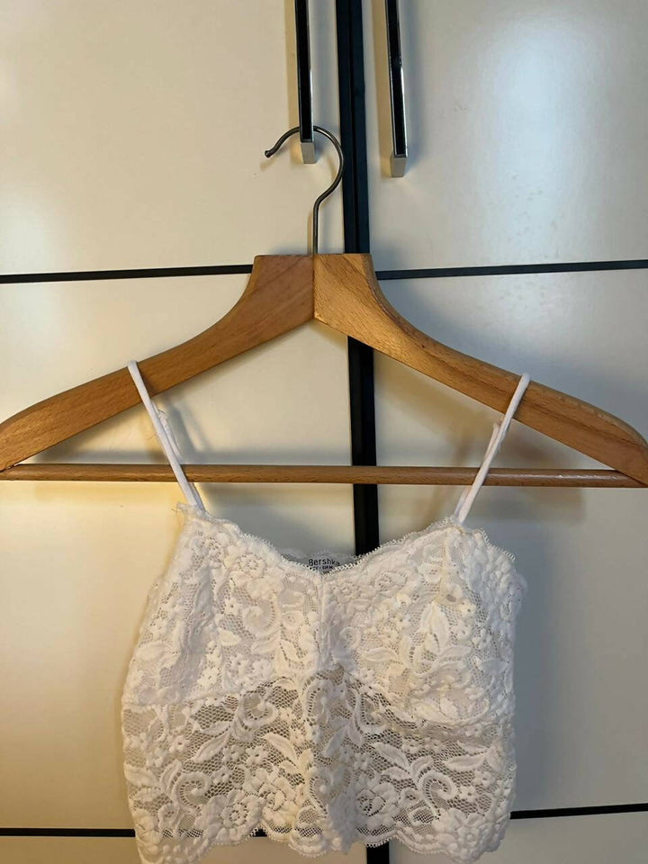 Bershka Sexy White Crop Top Size M