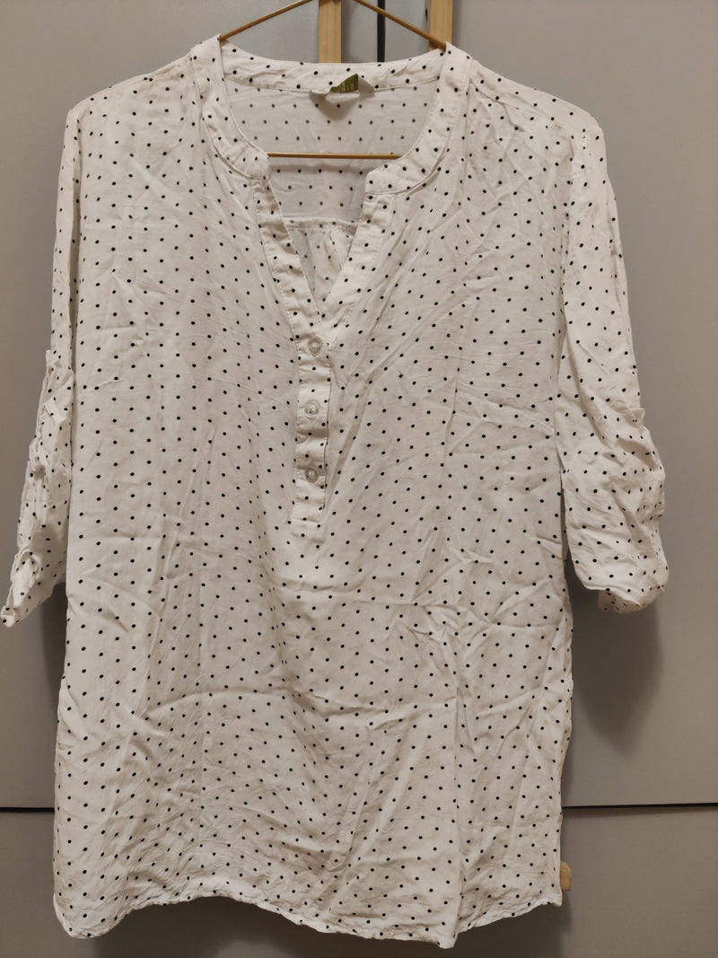 White Polka Dot Blouse 3/4 Sleeve Size:M/L