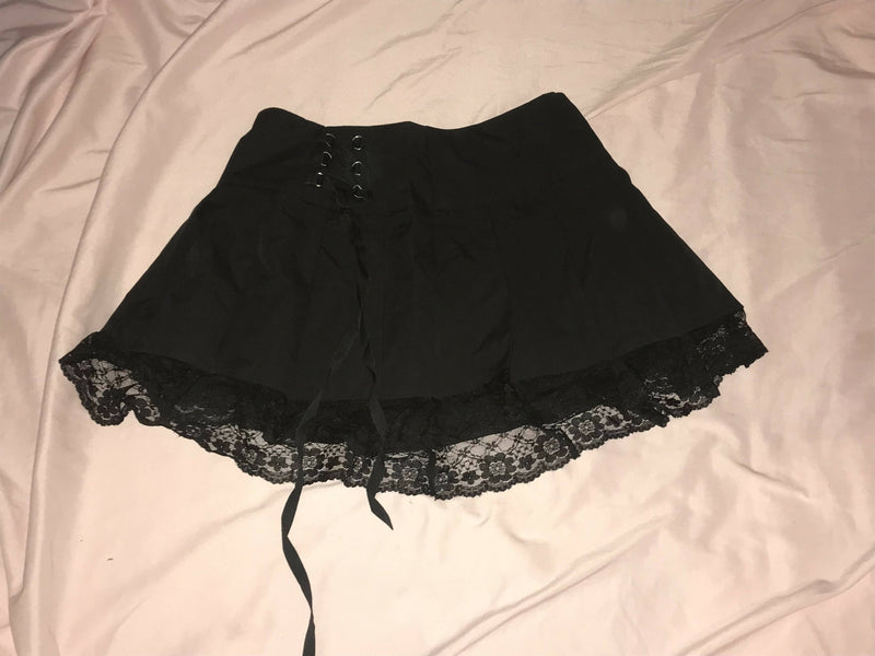 Goth Lace Mini-skirt Size: S