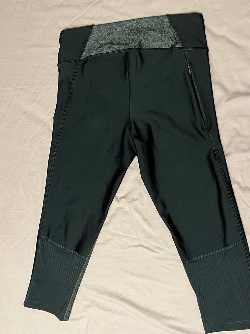 Black & Grey Under Armour Legging Size M (worn once)