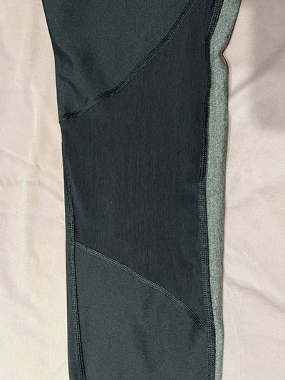 Black & Grey Under Armour Legging Size M (never worn)