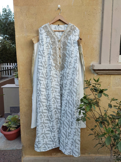 Full Length White Gown 2XL