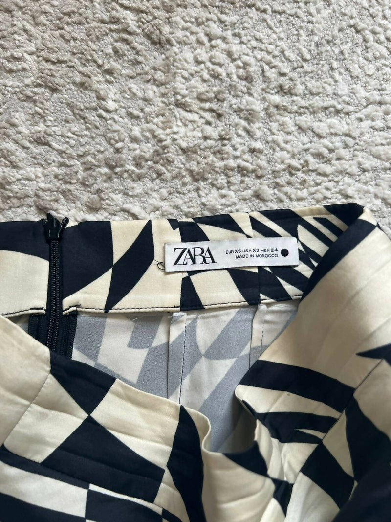 Zara Geo print skirt XS