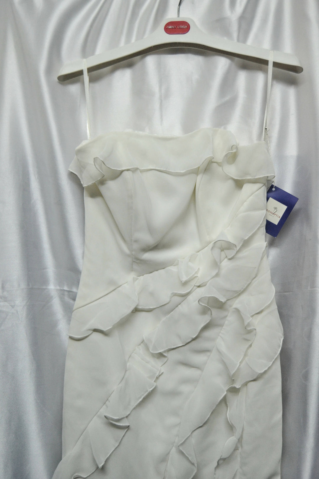 Pronuptia Simple Ruffled Bridal Dress Size XS-S