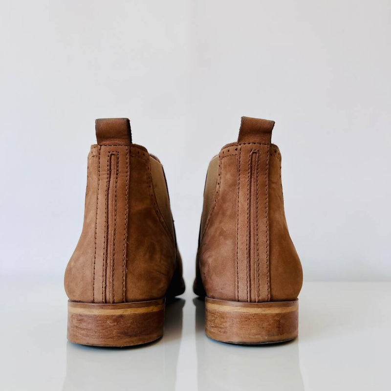 JIGSAW Suede Short Chelsea Boot - 38 EUR