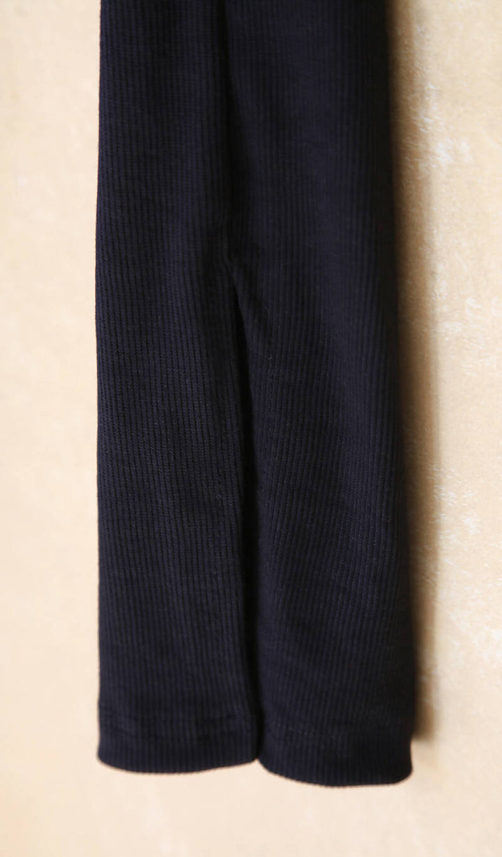 Ribbed Split Hem Leggings Size: S/M