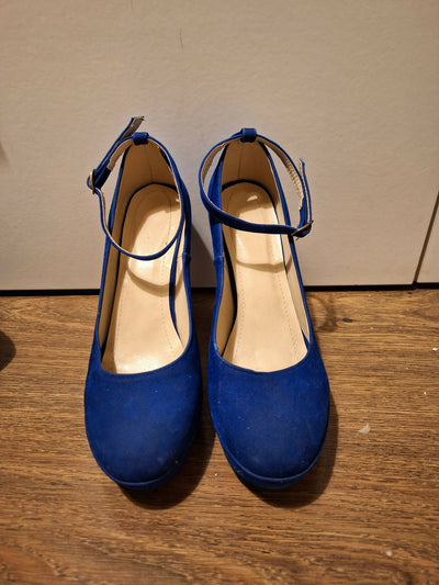 Blue Velvet Pumps Size: 38/39