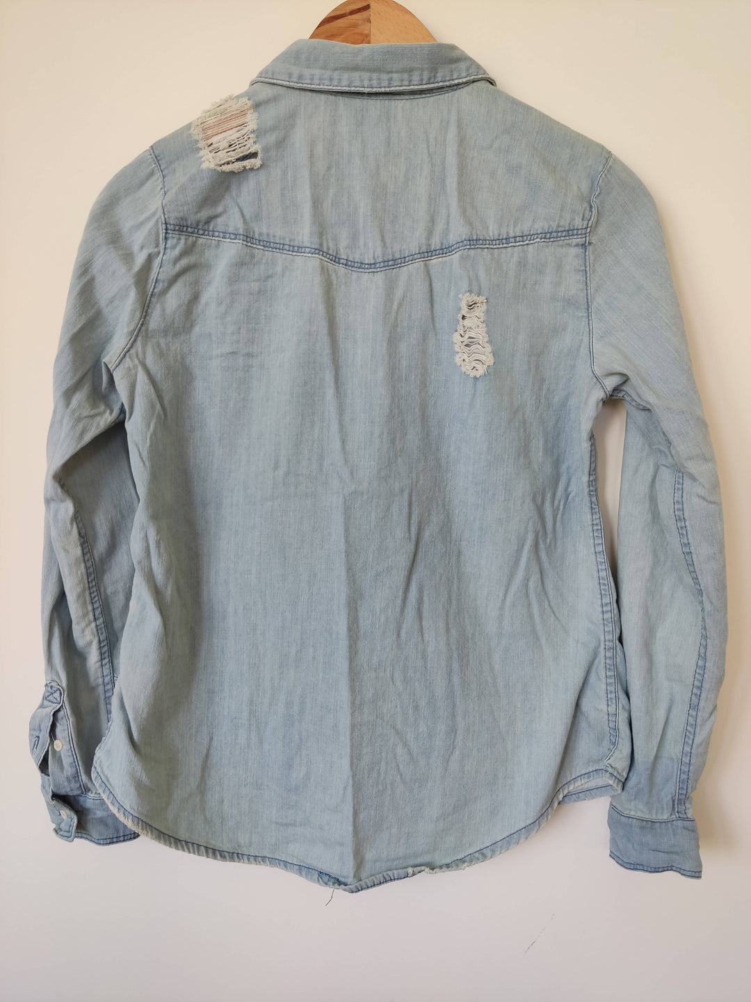 Small Ripped Long-Sleeved Denim H&M Blouse